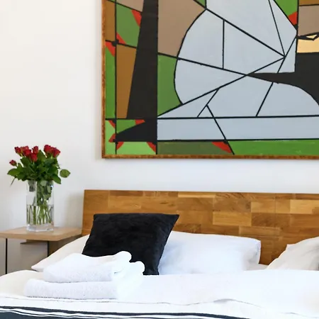 Апартаменти Carla Comfort With 2 Bathrooms